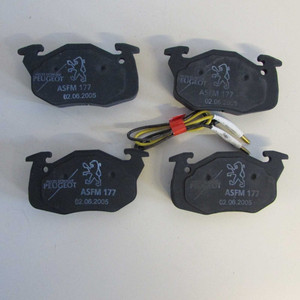 Kit Pastiglie Freno Anteriori ASFM177 per Peugeot 306 Mk3 1999-2002 Nuove Condizioni Nao Semi-Metalliche e Disco 8712 49-1-C-10 - Product Image 1
