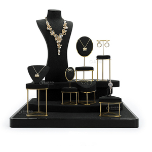 Elegante Soporte de Exhibición de Joyería de Metal, Soporte de Exhibición de Joyería Moderno de Microfibra Personalizado, Soporte de Exhibición de Joyería Negro para Pendientes y Collares - Product Image 3