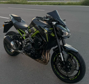 Moto <span class=keywords><strong>Kawasaki</strong></span> <span class=keywords><strong>Versys</strong></span> <span class=keywords><strong>1000</strong></span> <span class=keywords><strong>SE</strong></span> LT+ Cruiser d'occasion, moteur sans balais, pour la conduite tout-terrain et les aventures - Product Image 1