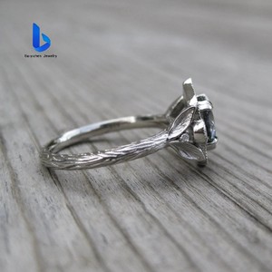 Anelli di Fidanzamento e Promessa in <span class=keywords><strong>Argento</strong></span> S925 con Moissanite Grigia Rotonda, Stile Art Deco con Fascia Intagliata, per Donne - Product Image 3