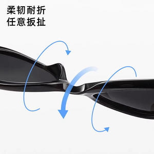 Lunettes de soleil œil de chat tendance 2036, monture noire, protection UV400, unisexe, pour voyages et soirées - Product Image 3