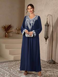Abaya <span class=keywords><strong>di</strong></span> Lusso <span class=keywords><strong>per</strong></span> Donne Musulmane, Caftano con Ricami Dorati, Elegante Vestito Lungo in Velluto e Raso, Abbigliamento Islamico Modesto - Product Image 3