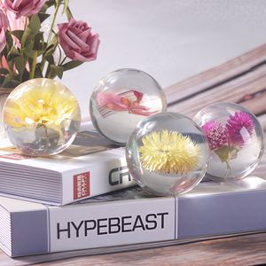 Boule de fleurs décorative en résine avec fleurs séchées véritables, boule artisanale en résine faite à la main pour la décoration de la maison, du bureau, du bureau à domicile, souvenir, cadeau - Product Image 6