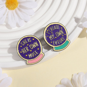 Épinglette personnalisée « She Is Her Own Muse » inspirante pour fille, phrases anglaises, épinglettes en émail motivantes, broches, badges, épinglette positive - Product Image 5
