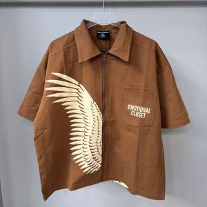 Ensemble décontracté homme haut de gamme en coton épais, comprenant une chemise à manches courtes zippée avec imprimé 'Mixed Emotions Pocket Letter Wings' et un short - Product Image 4