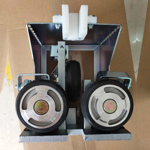 Galet de guidage en acier de type général pour <span class=keywords><strong>ascenseur</strong></span> industriel, pour ascenseurs à grande vitesse 3,50 m/s - Product Image 2