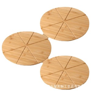 Bandeja redonda de bambú para pizza, tabla de cortar de madera ranurada de 8 piezas para servir queso y embutidos en la cocina - Product Image 5
