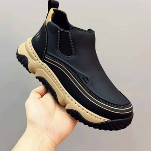 Nuevos Zapatos de Cuero Casuales Hechos a Mano para Hombre, Estilo Retro con Punta Ancha, Sin Cordones, Suela Gruesa, Transpirables y Modernos - Product Image 1