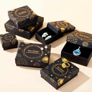 Caja de Embalaje para Joyería de Alta Gama con Estampado Dorado de Noche Estrellada, Laminada Mate y con Forro de Esponja - Product Image 3