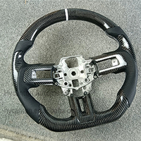 Volante de Fibra de Carbono y Cuero Perforado con Costuras Blancas de Gran Venta para Ford Mustang
