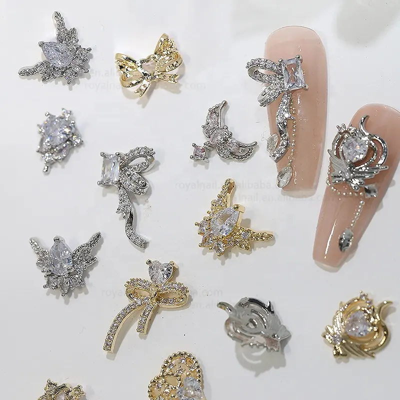 Alta calidad Nail Art Zircon Jewelry Venta al por mayor Aleación Oro Plata Colgante Diamante Accesorios para uñas