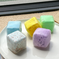 Jouet sensoriel anti-stress en forme de cube de sucre moelleux et croustillant à remontée lente pour enfants et adultes, idéal pour le bureau, la maison ou comme cadeau
