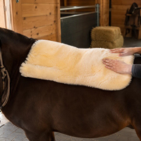 Tapis de selle anti-frottement en peau de mouton mérinos naturelle de qualité supérieure pour le dos sensible des chevaux équestres