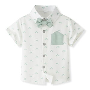 Catpapa En gros Ensemble de cérémonie 3 pièces pour garçons : Chemise à manches courtes à imprimé flèches, <span class=keywords><strong>Short</strong></span> à bretelles vert et Nœud papillon - Product Image 3