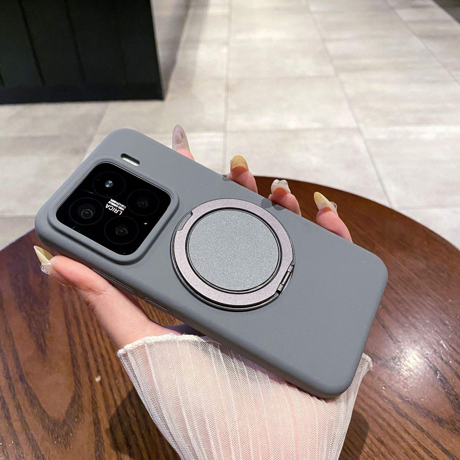 สีเทาถ่าน