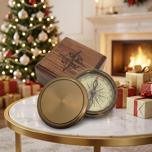 Boussole vintage en bronze, outil de navigation en métal avec étui en bois pour le camping, la randonnée, cadeau - Product Image 1