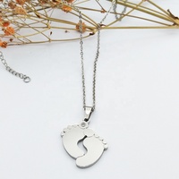 Nom Plaque Collier Bijoux Personnalisés Bébé Pieds Charme Pendentif Collier En Acier Inoxydable Blanc Pendentif Pour La Gravure Fête Des Mères Cadeau