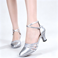 Chaussures de danse latine professionnelles pour femmes, talon de 5,5 cm, semelle en daim, chaussures de performance pour Tango et Salsa, confortables et respirantes