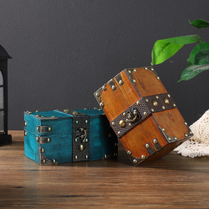 กล่องเก็บของไม้สไตล์เรโทรพร้อมตัวล็อคโลหะ กล่องใส่เครื่องประดับตกแต่งสำหรับใช้ในบ้าน - Product Image 2