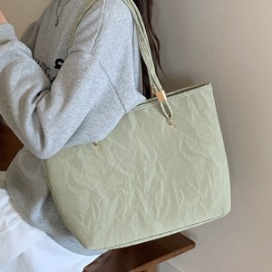 กระเป๋าโท้ทผู้หญิง สีเขียว ความจุขนาดใหญ่ ปิดด้วยซิปแบบนุ่ม ใช้ได้ทุกวัน - Product Image 1