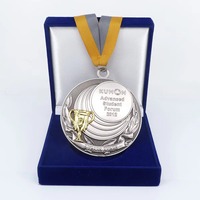 Trophées personnalisés en alliage de zinc pour la musculation, le badminton, le netball, le rugby, médailles d'or, d'argent et de bronze pour les événements sportifs
