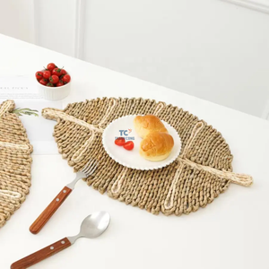 Natural <b>Woven</b> <b>Placemats</b> Round Corn Husk Leaf Shape Straw <b>Woven</b> <b>Placemat</b> Creative Coaster Bowl Mat Handmade Western <b>Placemat</b> - Product Image 4