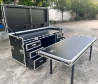 Station de travail de diffusion et d'enregistrement AV personnalisée, en flight case, pour 2 écrans de 40 pouces, Motorsport