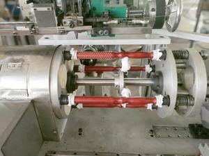 Macchina automatica per la produzione di spazzole per capelli tinte - Product Image 3