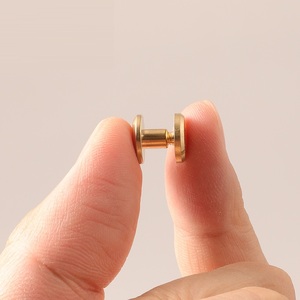 สกรูคู่สำหรับผู้ชายสไตล์ชิคาโกสลักเกลียวหัวแบนทองเหลือง H 5*10 - Product Image 6