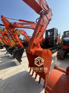 Excavatrice sur chenilles Hitachi ZX70 d'origine japonaise de 7 tonnes, d'<span class=keywords><strong>occasion</strong></span>, haute puissance de creusement, moteur et pompe, équipement de construction - Product Image 5