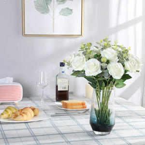 <span class=keywords><strong>ดอกไม้</strong></span>ประดิษฐ์ ดอกกุหลาบแดง ผ้าไหม สำหรับตกแต่งงานแต่งงานและบ้าน <span class=keywords><strong>ราคา</strong></span>โรงงาน S1055 - Product Image 4