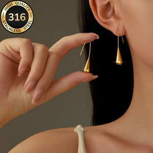 Pendientes de acero de titanio con diseño de gota de agua, estilo europeo y americano, sencillos, con borlas largas para mujer. - Product Image 1