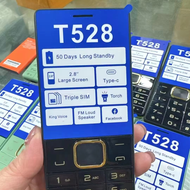 Wholesale T528 Triple SIM Flip Cellphone 2.8'' Large Screen 1800mAh Battery Camera Loud Speaker Torch Custom Logo 500pcs