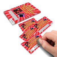 Carte à gratter de loterie personnalisée avec impression numérique, design de logo et thème, pelliculage brillant, utilisée pour la promotion des prix de jeu.