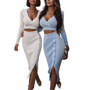 Q21128 zarif <span class=keywords><strong>2</strong></span>-Piece kadın giyim seti düğme yakın derin V boyun uzun kollu yarı kırpma üst örme yarık etek Bodycon - Product Image 1