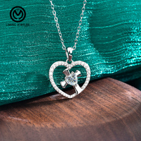 Collier pendentif en argent sterling 925 avec design vintage en forme de cœur et de croix, halo de CZ 0,5 carat, moissanite, pour femmes, bijoux fins