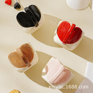 Taza de cerámica en forma de corazón, juego de tazas para parejas de alto valor, caja de regalo exquisita 520, amante, hermana, hombre, mujer, amigos, regalo, diseño moderno - Product Image 2