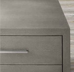 Mesita de Noche Moderna Personalizada Rhoohill de Madera Maciza con 2 Cajones y Acabado en Cuero con Relieve Shagreen para Hotel - Product Image 5