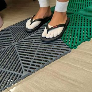 Commercio all'ingrosso della fabbrica ad incastro pavimento in plastica tappetino per Garage piastrelle per auto dettagli negozio ad incastro officina - Product Image 6