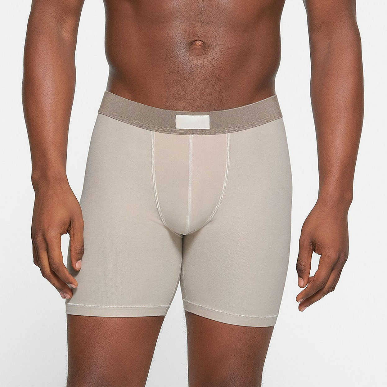 สีเทาเข้ม