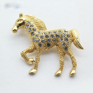 Broches de aleación de caballo de cristal para hombre, accesorios de traje de Pin de Animal Vintage Unisex, regalo de Feliz Año Nuevo 2026 - Product Image 3