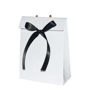 Fournisseur de Yiwu prêt à expédier des boîtes d'emballage en <span class=keywords><strong>carton</strong></span> blanc bon marché <span class=keywords><strong>pour</strong></span> cadres <span class=keywords><strong>photo</strong></span>, vente en gros de boîtes cadeaux pliables <span class=keywords><strong>pour</strong></span> l'emballage de parfums - Product Image 1