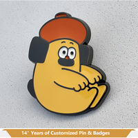 Épingles de revers dures en métal Épingles de moulage personnalisées en usine avec badges en émail dur