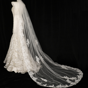 Voiles de mariée de luxe CYG brodés avec des appliques en dentelle et peigne, 100 % polyester, longs, pour fêtes - Product Image 1