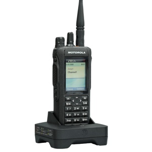 Radio Bidireccional Digital Motorola MOTOTRBO R7 FKP VHF UHF IP68 con Teclado Completo, Walkie Talkie Portátil <span class=keywords><strong>para</strong></span> Distribuidores, Suministro al por Mayor - Product Image 4