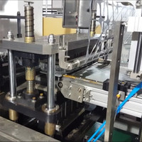 Emballage de machine de thermoformage, thermoformage et remplissage de gobelets, thermoformage et remplissage de gobelets d'eau