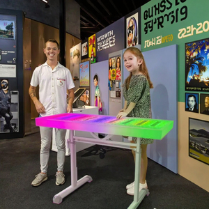 Escritorio de estudio LED moderno para niños, nuevo juego de mesa elevables en sillas de rosa y azul, plástico duradero para el hogar, hoteles, bares para uso en centros comerciales - Product Image 1