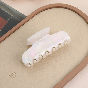 Accessoire pour cheveux en acétate de haute qualité, style européen et américain, pour femmes, fabriqué en France. - Product Image 4