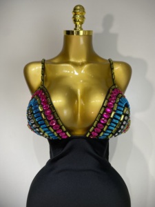 <span class=keywords><strong>Abito</strong></span> Aderente da Donna con Scollo a V, <span class=keywords><strong>Nero</strong></span> con Diamanti Colorati Scintillanti, <span class=keywords><strong>Elegante</strong></span> per Serate di Gala, Feste e Compleanni di Lusso - Product Image 5