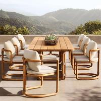 Ensemble de salle à manger d'extérieur, tables et chaises en bois massif, rotin en PE, résistant à l'eau, au soleil, design moderne, durable, écologique, hôtel, villa